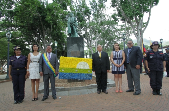 Ejecutivo regional celebra 235 aÃ±os del nacimiento del Libertador SimÃ²n bolÃ¬var