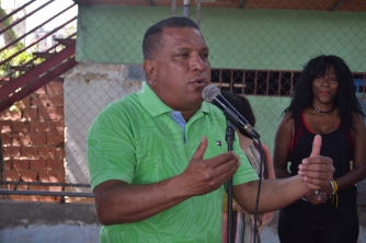 El gobernador del estado, Alfredo Díaz, asistió al acto con motivo del Día de la Danza en el municipio Mariño