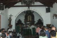 El Presbítero Reinaldo Trejo oficiando la santa misa