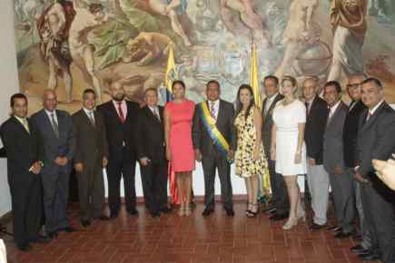 El gobernador Alfredo Díaz juramentó al equipo que lo acompañará este 2020